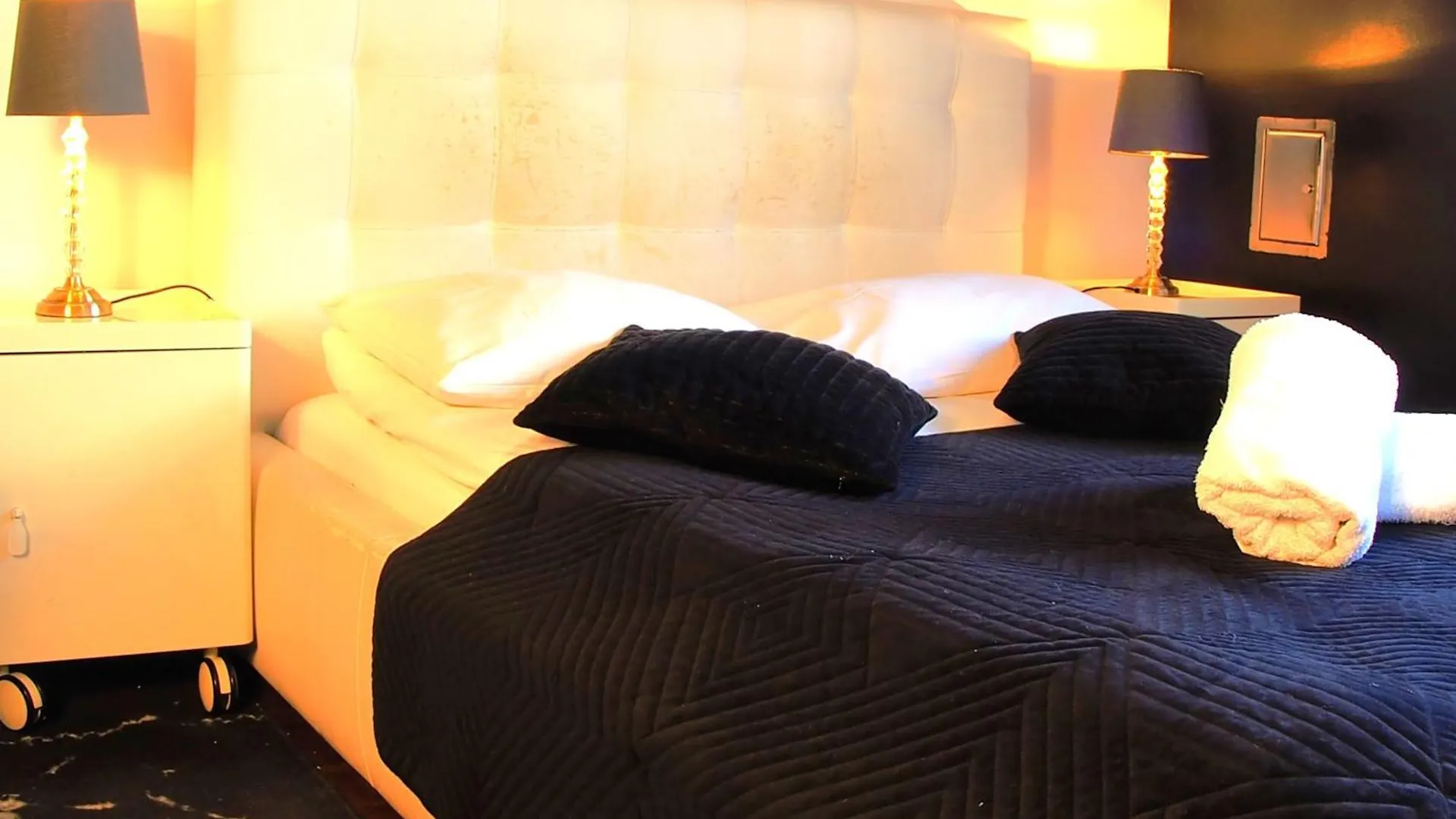 Chmielna Guest House 바르샤바 0*,